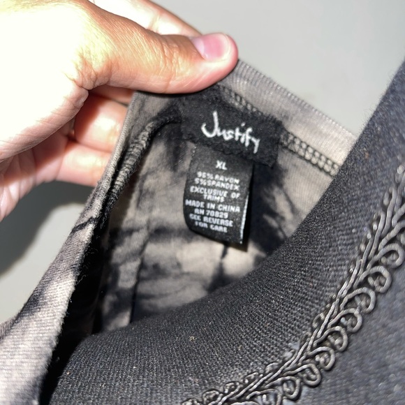 Justify tie dye top - Picture 3 of 3